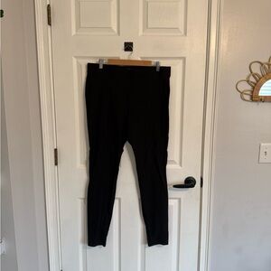 Simply Vera Vera Wang Skinny Black pull on dress pants in size XL in GUC
